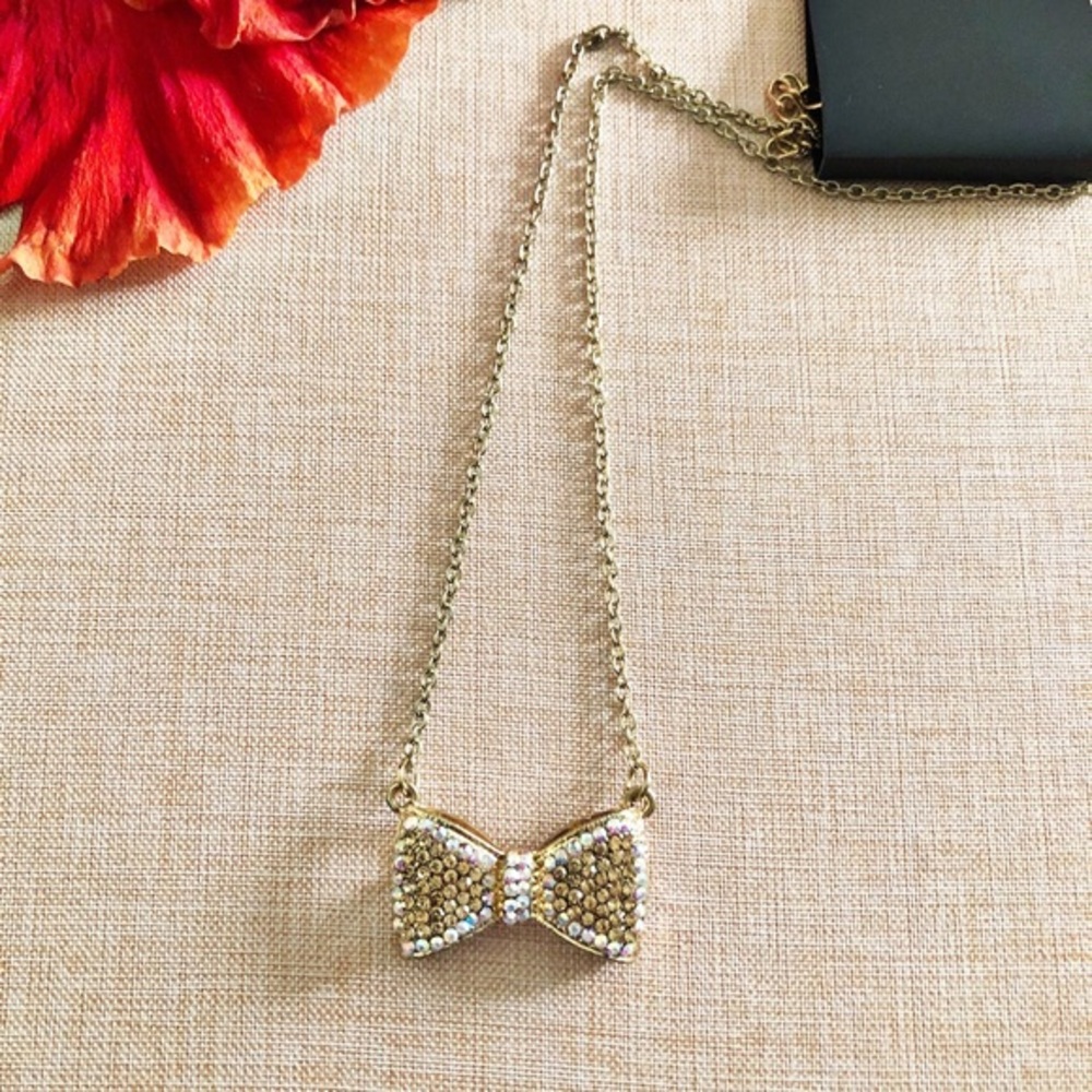 New Tilly’s Full Tilt Y2K Disco Sparkle Bow Tie Gold Necklace